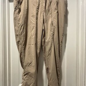 Lululemon dance studio mid rise, short pants